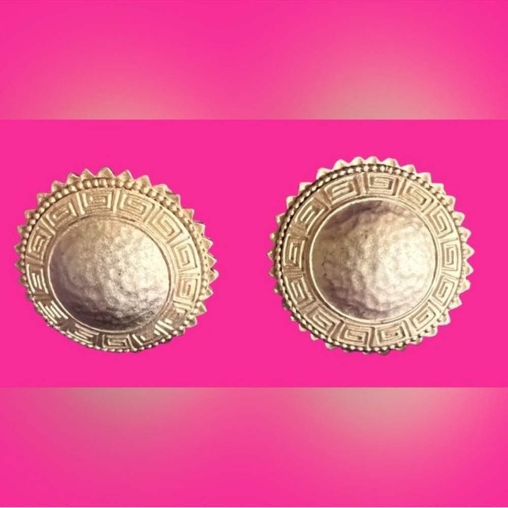 Whiting & Davis Vintage Gold Tone Sunflower Clip Earrings Textured